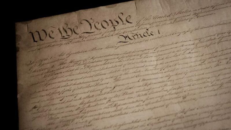 The Declaration of Independence displayed at the National Archives in Washington, D.C. Photo: Josh Hallett / Flickr / CC BY-SA 2.0 / Cropped from Original